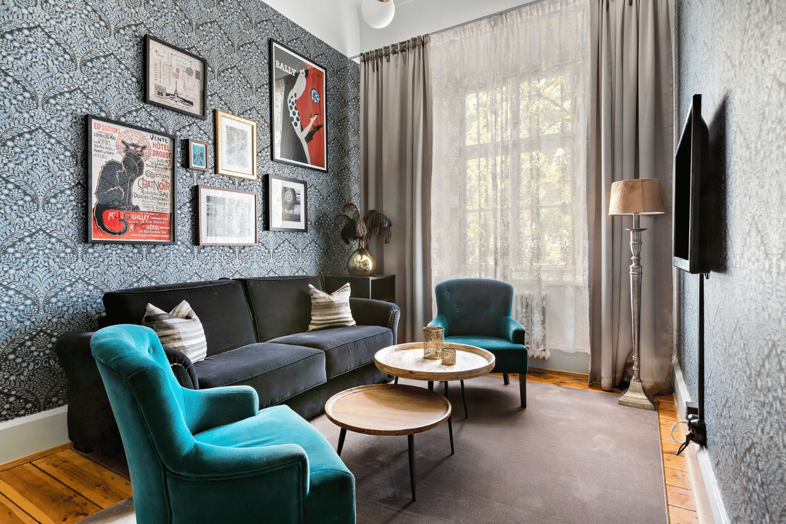 This image is so you can see the room decoration and layout of nofo hotel
